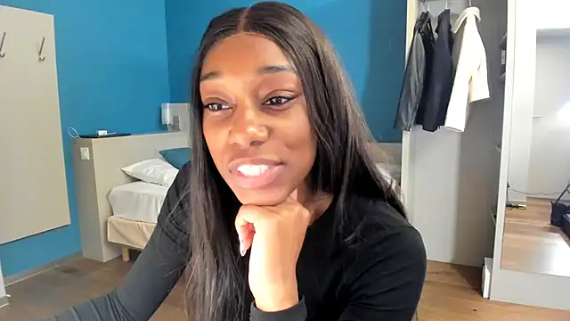 Snapshot of smileybabe chatting on 31, 10, 2025 smileybabe online show from 31, 10, 2025