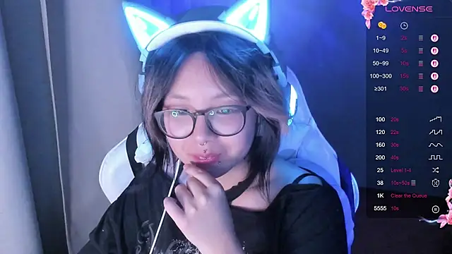 Snapshot of maydaykimmy chatting on 4, 10, 2025 maydaykimmy online show from 4, 10, 2025