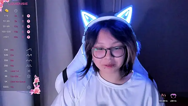 Snapshot of maydaykimmy chatting on 27, 10, 2025 maydaykimmy online show from 27, 10, 2025