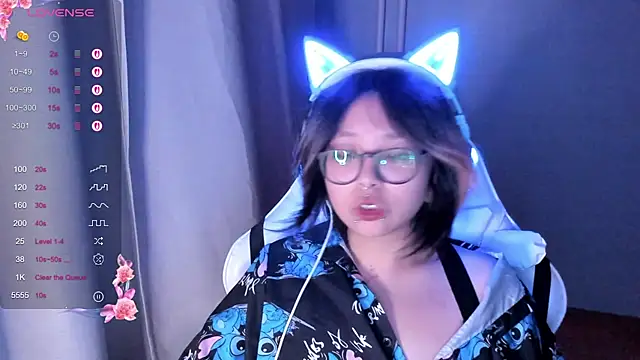 Snapshot of maydaykimmy chatting on 27, 10, 2025 maydaykimmy online show from 27, 10, 2025