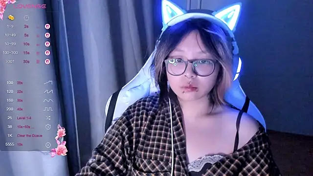 Snapshot of maydaykimmy chatting on 11, 11, 2025 maydaykimmy online show from 11, 11, 2025