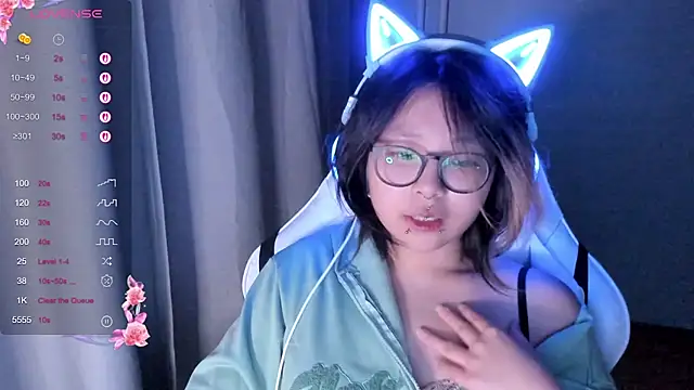 Snapshot of maydaykimmy chatting on 11, 11, 2025 maydaykimmy online show from 11, 11, 2025