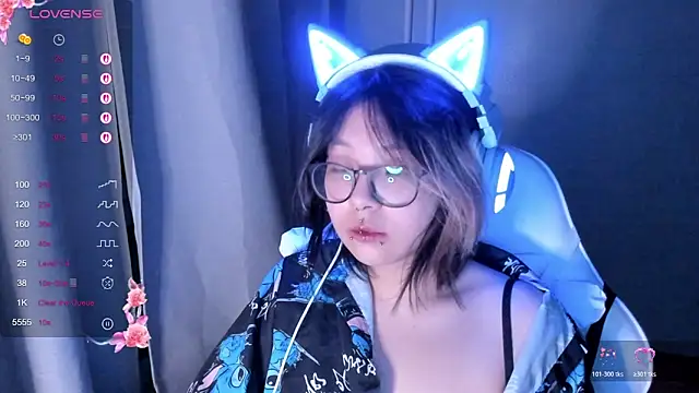 Snapshot of maydaykimmy chatting on 16, 11, 2025 maydaykimmy online show from 16, 11, 2025