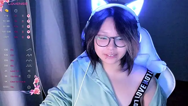 Snapshot of maydaykimmy chatting on 17, 11, 2025 maydaykimmy online show from 17, 11, 2025