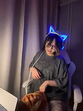 Snapshot of maydaykimmy chatting on 2, 12, 2025 maydaykimmy online show from 2, 12, 2025