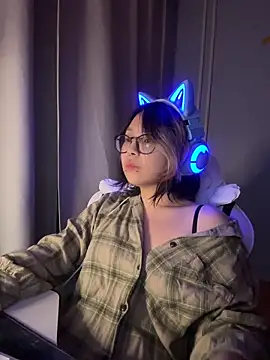 Snapshot of maydaykimmy chatting on 2, 12, 2025 maydaykimmy online show from 2, 12, 2025