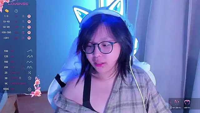 Snapshot of maydaykimmy chatting on 14, 12, 2025 maydaykimmy online show from 14, 12, 2025