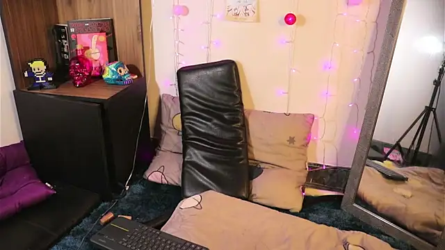 Snapshot of _lucy_white_ chatting on 22, 1, 2025  lucy white  online show from 22, 1, 2025