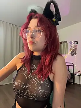 Evangeline Lawrence  online show from 5, 11, 2025