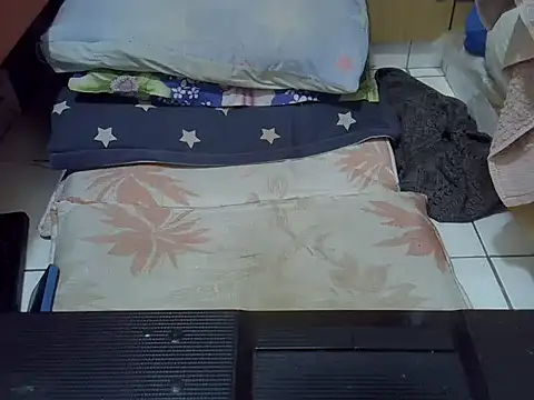 Snapshot of prettyviel chatting on 24, 2, 2026 prettyviel online show from 24, 2, 2026