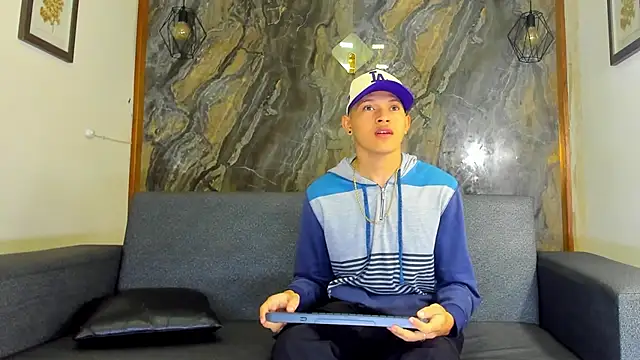 liam genner  online show from 15, 2, 2025