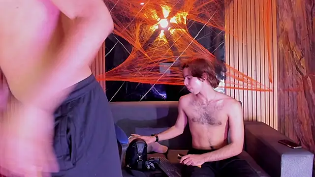 liam genner  online show from 25, 10, 2025