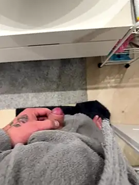 Snapshot of parallelo990 chatting on 1, 12, 2025 parallelo990 online show from 1, 12, 2025