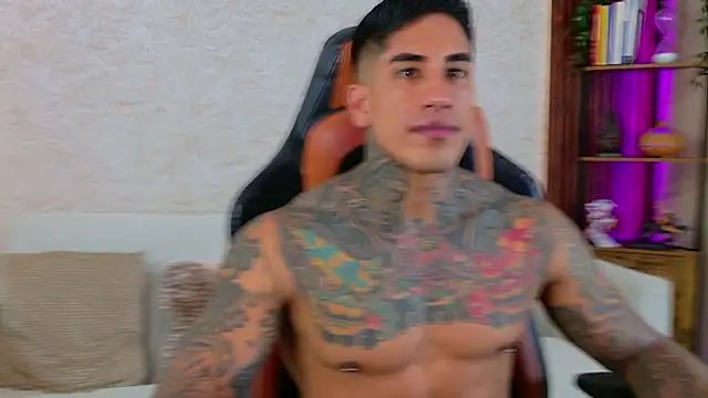 Snapshot of AdanReilly chatting on 16, 1, 2026 AdanReilly online show from 16, 1, 2026