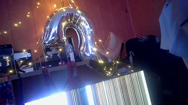 Snapshot of Lia_Y_PatrickX chatting on 22, 12, 2024 Lia Y PatrickX online show from 22, 12, 2024