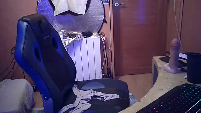 Snapshot of Lia_Y_PatrickX chatting on 19, 1, 2025 Lia Y PatrickX online show from 19, 1, 2025