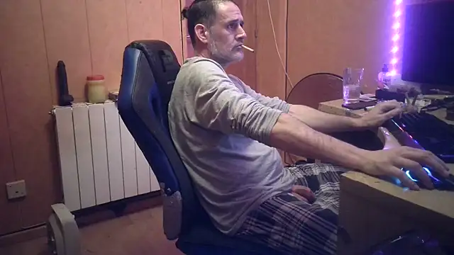 Snapshot of Lia_Y_PatrickX chatting on 10, 2, 2025 Lia Y PatrickX online show from 10, 2, 2025