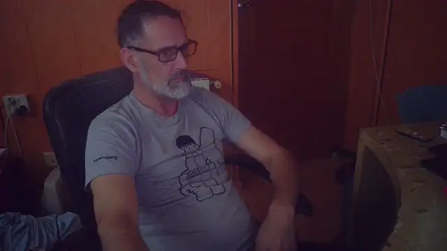 Snapshot of Lia_Y_PatrickX chatting on 10, 10, 2025 Lia Y PatrickX online show from 10, 10, 2025