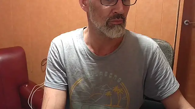 Snapshot of Lia_Y_PatrickX chatting on 25, 10, 2025 Lia Y PatrickX online show from 25, 10, 2025