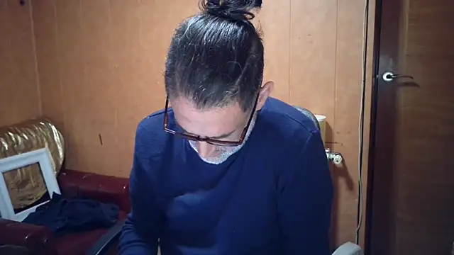 Snapshot of Lia_Y_PatrickX chatting on 11, 11, 2025 Lia Y PatrickX online show from 11, 11, 2025