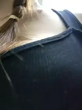 Snapshot of zizi_public chatting on 2, 3, 2025 zizi public online show from 2, 3, 2025