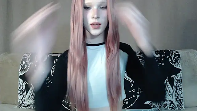 Snapshot of Sexpired_Princess chatting on 8, 4, 2026 Sexpired Princess online show from 8, 4, 2026