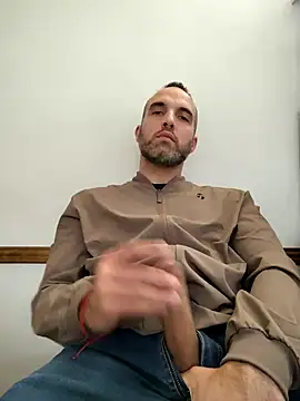 leon3875 online show from 8, 9, 2025