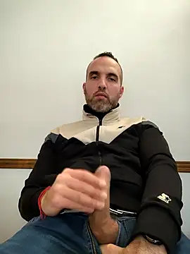 leon3875 online show from 10, 9, 2025