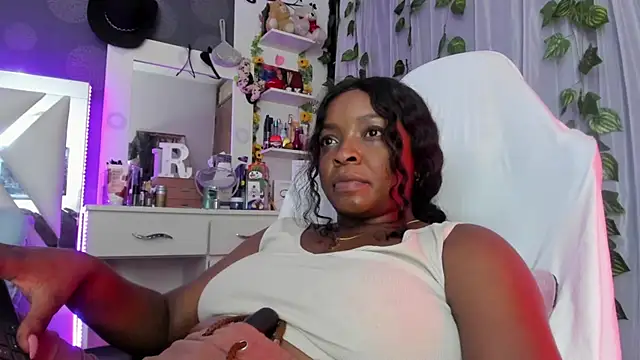 Snapshot of Reina_Love2 chatting on 16, 1, 2025 Reina Love2 online show from 16, 1, 2025