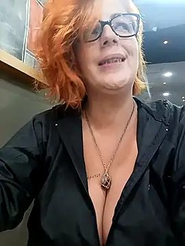 Snapshot of Escarlate4you_ chatting on 22, 10, 2025 Escarlate4you online show from 22, 10, 2025