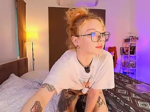 juicyshow  online show from 10, 10, 2025