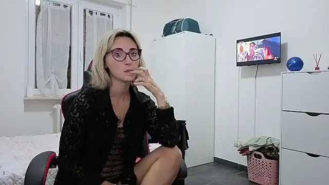 Snapshot of sexy_blondie92 chatting on 1, 10, 2025 sexy blondie92 online show from 1, 10, 2025