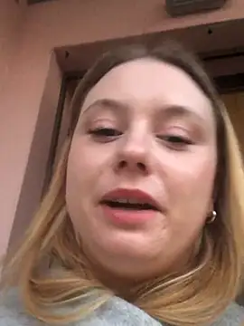 chloetarducci online show from 2, 3, 2025