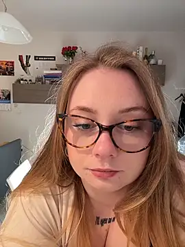 chloetarducci online show from 13, 3, 2026