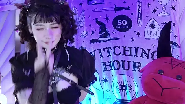 Snapshot of zephirahabney chatting on 1, 11, 2025 zephirahabney online show from 1, 11, 2025