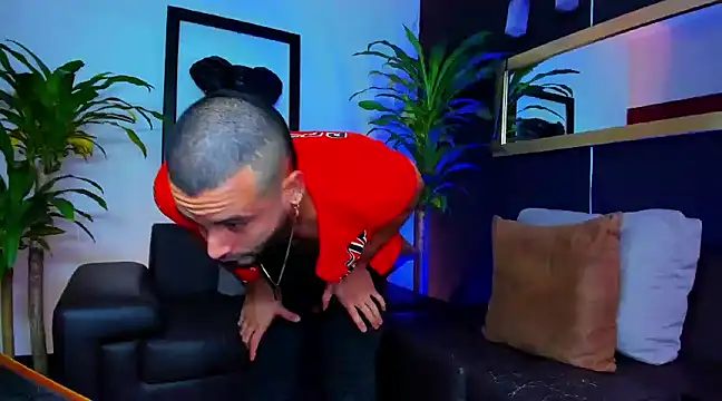 Snapshot of Marcelo_j1 chatting on 16, 12, 2024 Marcelo j1 online show from 16, 12, 2024