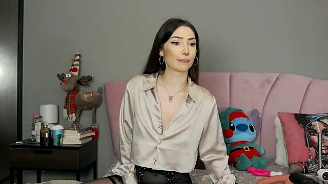 Snapshot of Mayleen_x chatting on 4, 12, 2025 Mayleen x online show from 4, 12, 2025