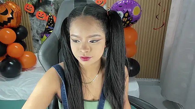 Snapshot of Lili_16 chatting on 20, 10, 2025 Lili 16 online show from 20, 10, 2025