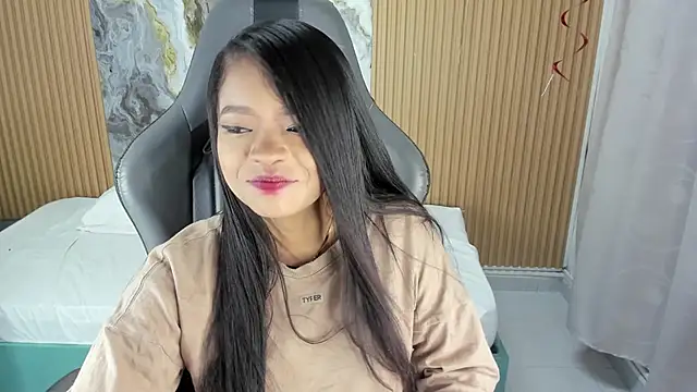 Snapshot of Lili_16 chatting on 21, 11, 2025 Lili 16 online show from 21, 11, 2025