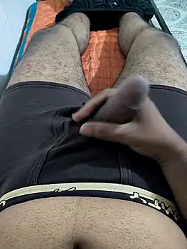 Snapshot of HunterBoy27ForMilf chatting on 28, 9, 2025 HunterBoy27ForMilf online show from 28, 9, 2025