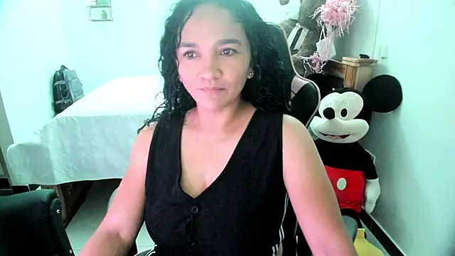 Snapshot of rayza_mature_154 chatting on 28, 10, 2025 rayza mature 154 online show from 28, 10, 2025