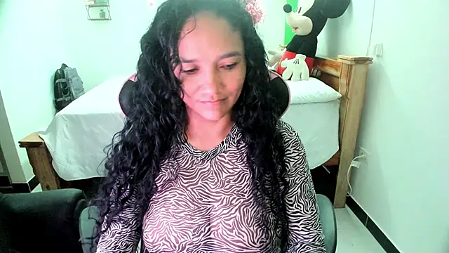 Snapshot of rayza_mature_154 chatting on 29, 10, 2025 rayza mature 154 online show from 29, 10, 2025