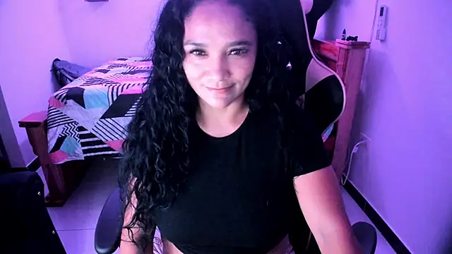 Snapshot of rayza_mature_154 chatting on 11, 11, 2025 rayza mature 154 online show from 11, 11, 2025