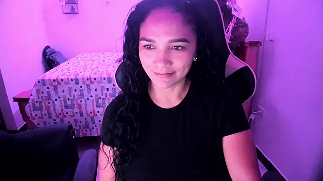 Snapshot of rayza_mature_154 chatting on 26, 11, 2025 rayza mature 154 online show from 26, 11, 2025