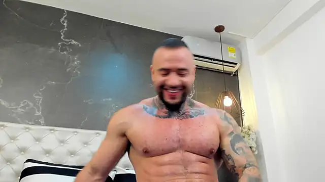 Snapshot of BruceDallas chatting on 4, 12, 2024 BruceDallas online show from 4, 12, 2024