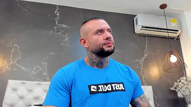 Snapshot of BruceDallas chatting on 6, 12, 2024 BruceDallas online show from 6, 12, 2024