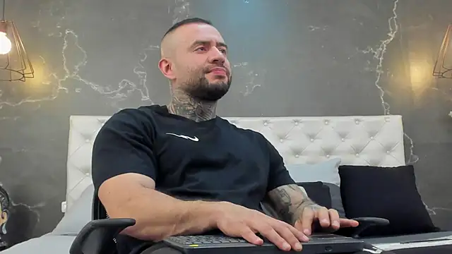 Snapshot of BruceDallas chatting on 23, 2, 2025 BruceDallas online show from 23, 2, 2025