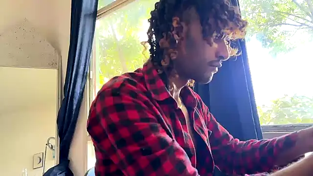 Snapshot of gerson173Hugo chatting on 23, 10, 2025 gerson173Hugo online show from 23, 10, 2025