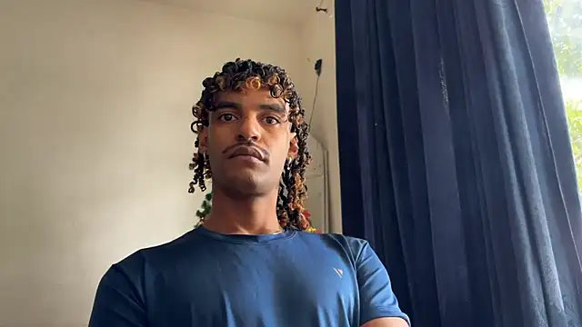 Snapshot of gerson173Hugo chatting on 20, 11, 2025 gerson173Hugo online show from 20, 11, 2025