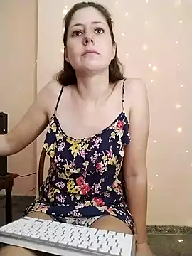 lucecitafantasy2 online show from 4, 3, 2025